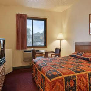 Super 8 By Wyndham Front Royal Otel Dış mekan fotoğraf